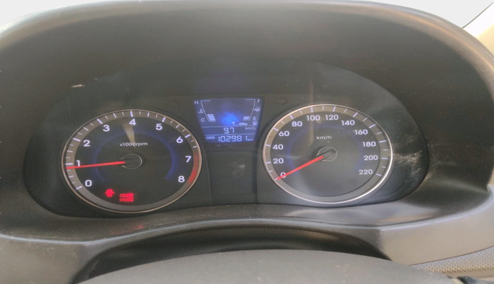 2011 Hyundai Verna FLUIDIC 1.6 VTVT EX, Petrol, Manual, 1,02,981 km, interior