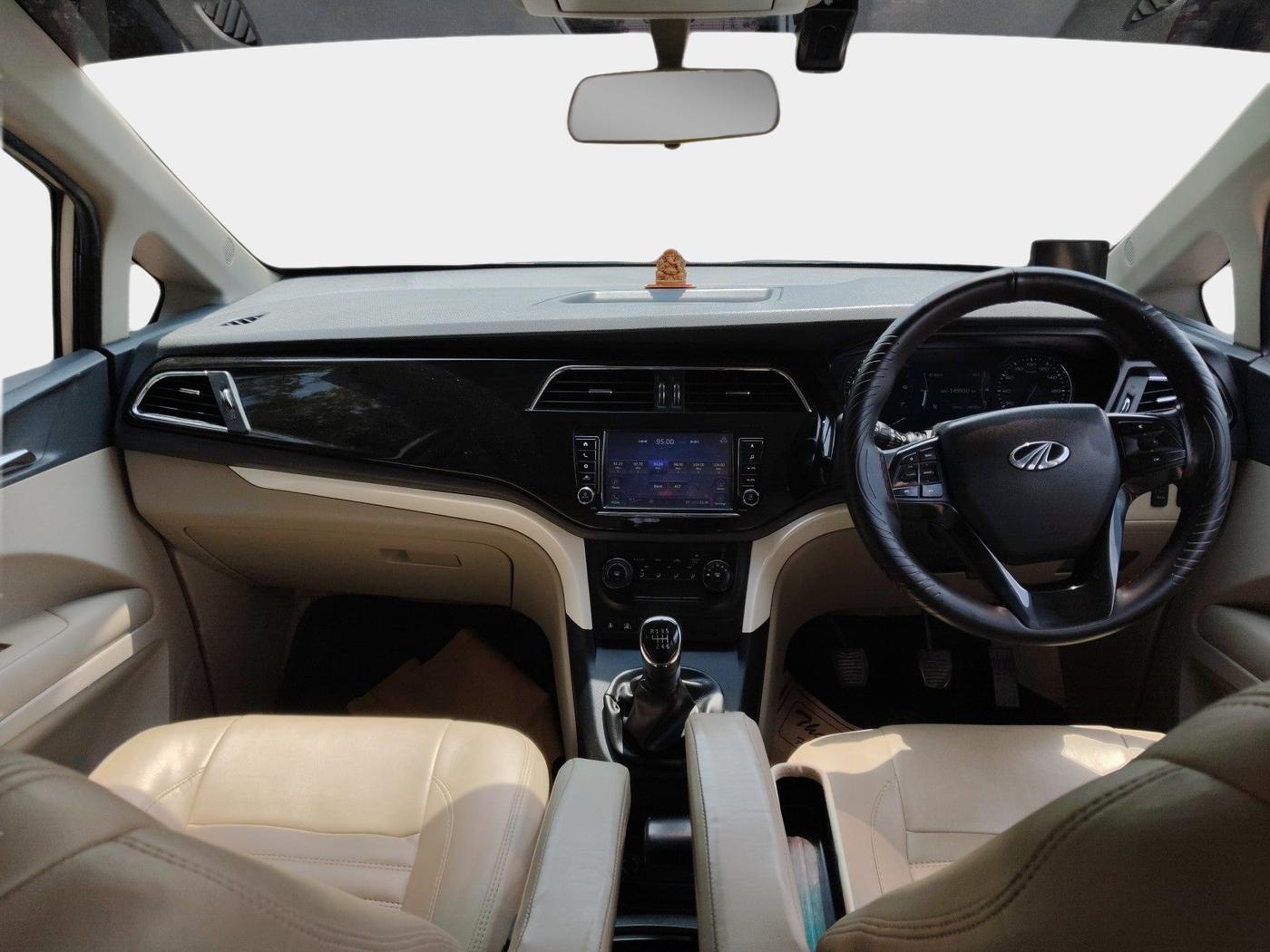 2018 Mahindra MARAZZO M6 8 STR, Diesel, Manual, 1,49,950 km, interior