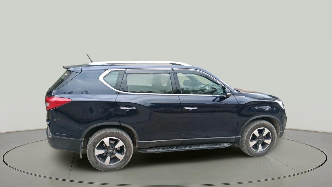 2022 Mahindra ALTURAS G4 2WD AT, Diesel, Automatic, 30,731 km, exterior