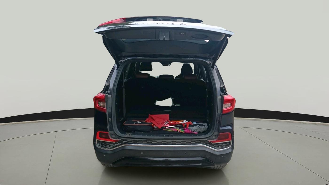 2022 Mahindra ALTURAS G4 2WD AT, Diesel, Automatic, 30,731 km, exterior