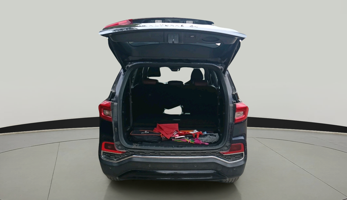 2022 Mahindra ALTURAS G4 2WD AT, Diesel, Automatic, 30,731 km, exterior