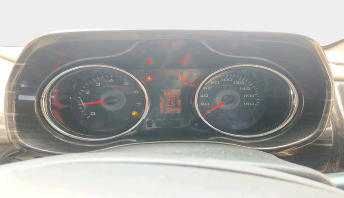 2016 Mahindra TUV300 T8, Diesel, Manual, 52,473 km, interior