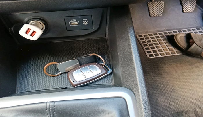 2017 Hyundai Creta SX PLUS 1.6 PETROL, Petrol, Manual, 47,783 km, interior