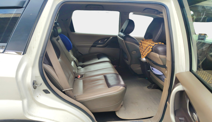 2012 Mahindra XUV500 W8, Diesel, Manual, 28,532 km, interior