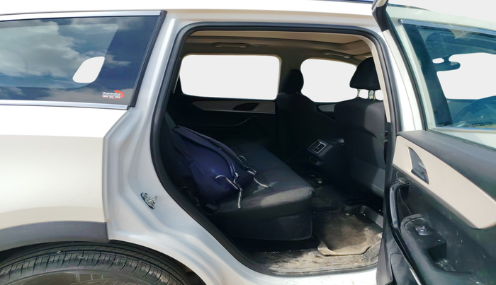 2023 Mahindra XUV700 AX 5 P AT 5 STR, Petrol, Automatic, 14,482 km, interior