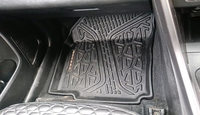 2022 Maruti BREZZA VXI AT SMART HYBRID, Petrol, Automatic, 7,638 km, interior