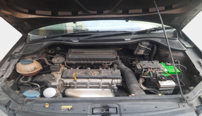 2016 Volkswagen Vento HIGHLINE 1.6 MPI, Petrol, Manual, 67,747 km, exterior