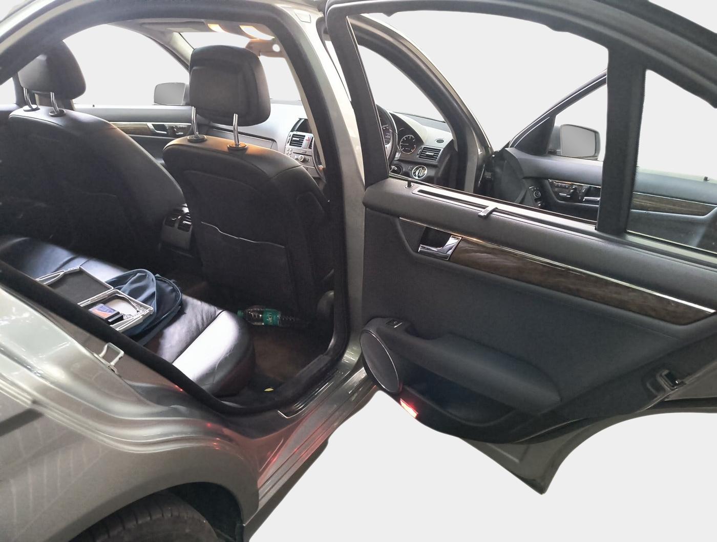 2010 Mercedes Benz C Class 	250 CDI ELEGANCE AT, Diesel, Automatic, 1,29,298 km, interior