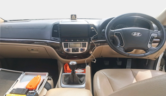 2011 Hyundai Santa Fe 4 WD, Diesel, Manual, 1,05,406 km, interior