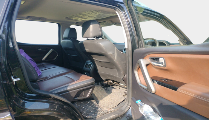 2023 Mahindra SCORPIO-N Z8 L DIESEL MT 4WD 7 STR, Diesel, Manual, 29,131 km, interior