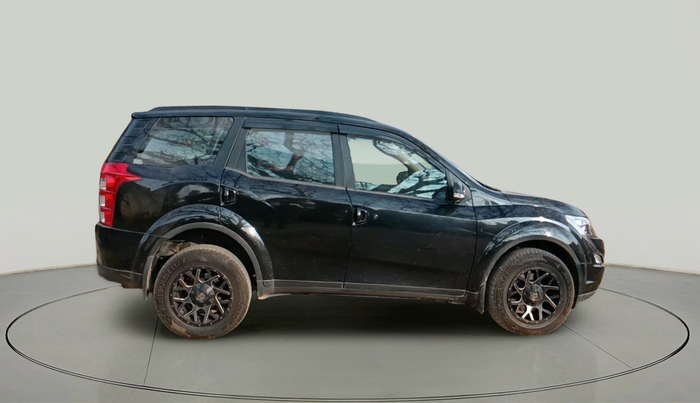 2017 Mahindra XUV500 W6, Diesel, Manual, 1,20,650 km, exterior