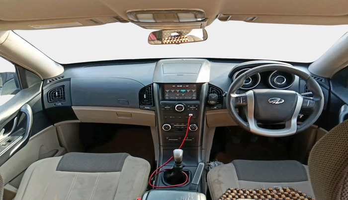 2017 Mahindra XUV500 W6, Diesel, Manual, 1,20,650 km, interior