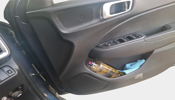 2020 Hyundai VENUE S 1.2, Petrol, Manual, 60,472 km, interior