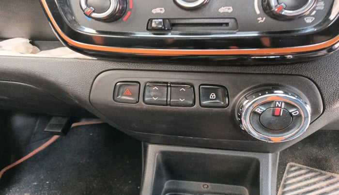 2017 Renault Kwid CLIMBER 1.0 AMT, Petrol, Automatic, 58,014 km, interior