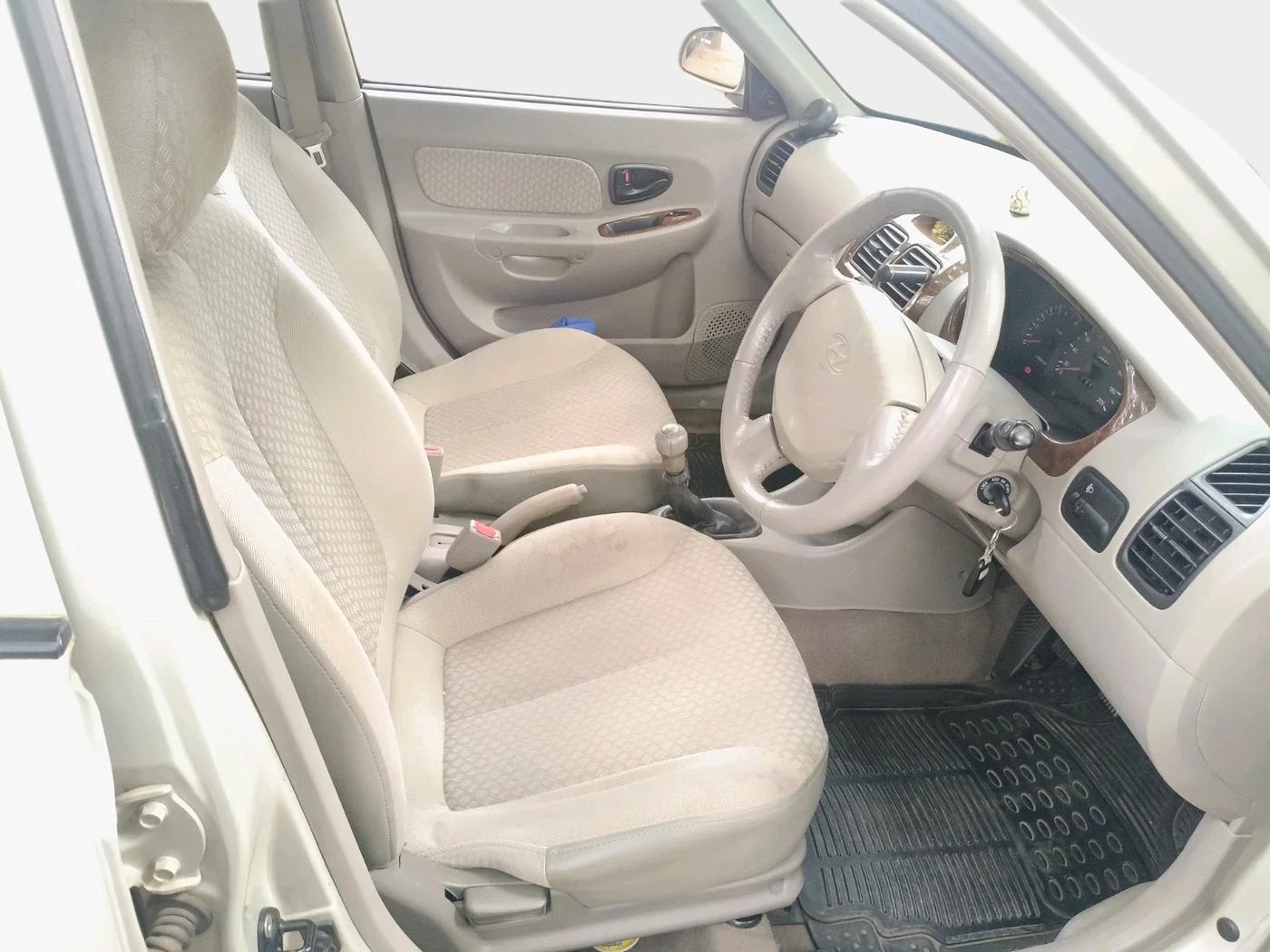 2012 Hyundai Accent GLE, Petrol, Manual, 33,687 km, interior