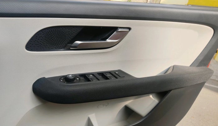 2021 Tata ALTROZ XZ PETROL, Petrol, Manual, 7,074 km, interior