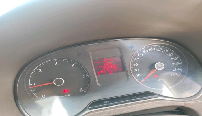 2010 Volkswagen Vento TRENDLINE DIESEL 1.6, Diesel, Manual, 1,00,708 km, interior