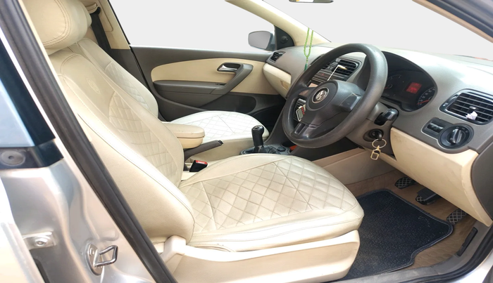 2010 Volkswagen Vento TRENDLINE DIESEL 1.6, Diesel, Manual, 1,00,708 km, interior