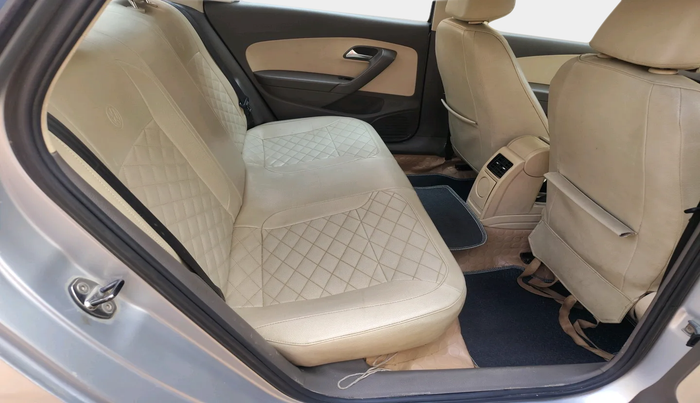 2010 Volkswagen Vento TRENDLINE DIESEL 1.6, Diesel, Manual, 1,00,708 km, interior