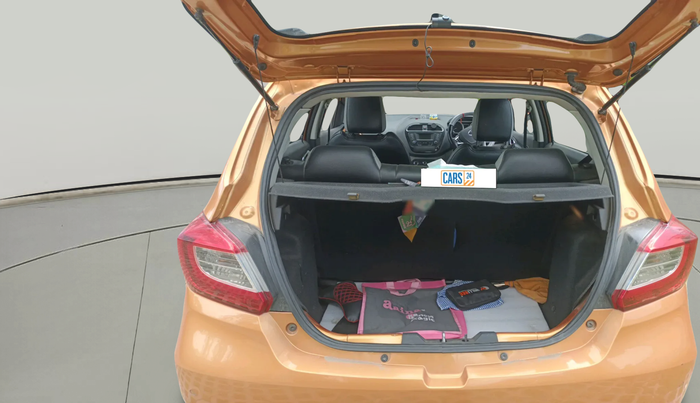 2017 Tata Tiago XZ PETROL, Petrol, Manual, 66,781 km, exterior