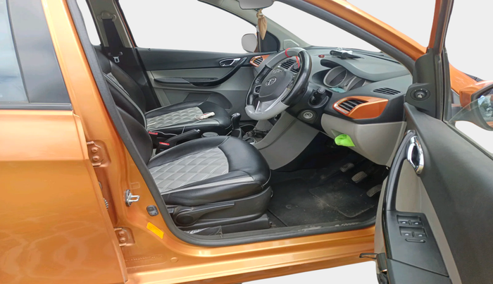 2017 Tata Tiago XZ PETROL, Petrol, Manual, 66,781 km, interior