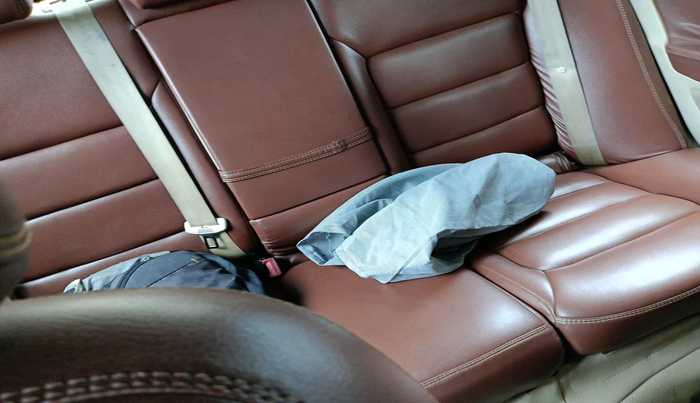 2010 Skoda Laura ELEGANCE 1.9 TDI AT, Diesel, Automatic, 2,31,652 km, interior