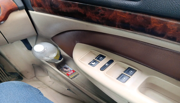 2010 Skoda Laura ELEGANCE 1.9 TDI AT, Diesel, Automatic, 2,31,652 km, interior