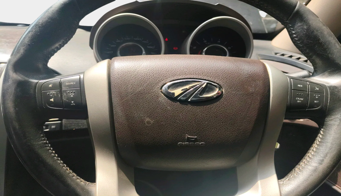 2014 Mahindra XUV500 W8, Diesel, Manual, 98,937 km, interior