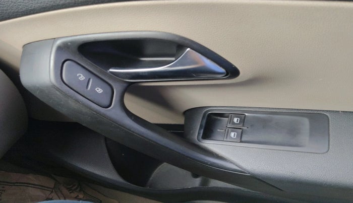 2011 Volkswagen Polo TRENDLINE 1.2L PETROL, Petrol, Manual, 24,718 km, interior