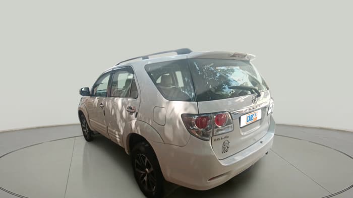 2013 Toyota Fortuner 3.0 4X2 MT, Diesel, Manual, 1,24,600 km, exterior