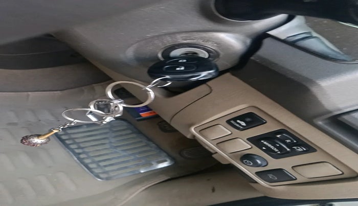 2013 Toyota Fortuner 3.0 4X2 MT, Diesel, Manual, 1,24,600 km, interior