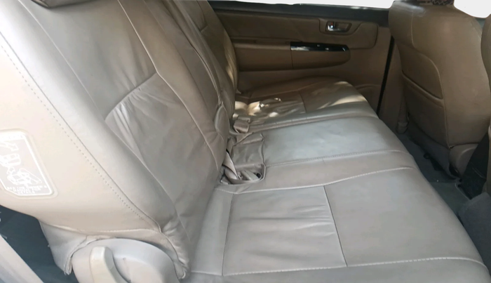 2013 Toyota Fortuner 3.0 4X2 MT, Diesel, Manual, 1,24,600 km, interior