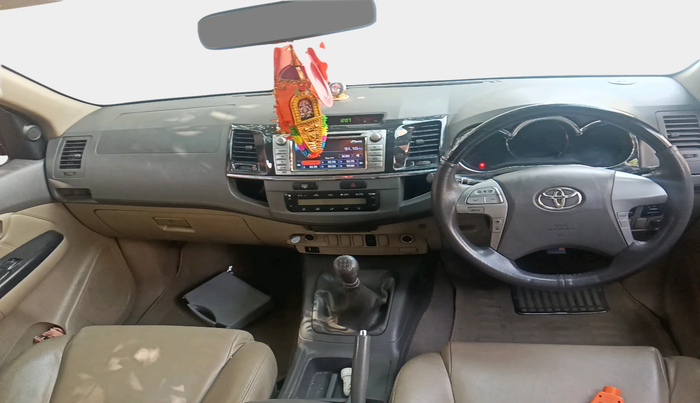 2013 Toyota Fortuner 3.0 4X2 MT, Diesel, Manual, 1,24,600 km, interior