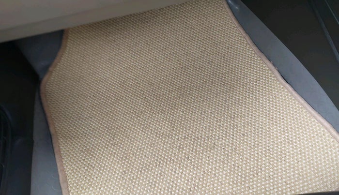 2013 Volkswagen Polo COMFORTLINE 1.2L, Diesel, Manual, 1,68,513 km, interior