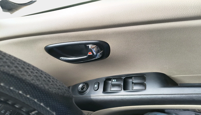 2013 Hyundai i10 ASTA 1.2 AT SUNROOF, Petrol, Automatic, 22,105 km, interior