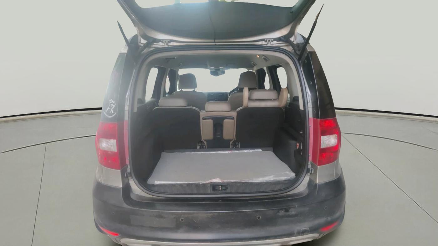 2012 Skoda Yeti ELEGANCE 2.0 TDI CR 4X4, Diesel, Manual, 1,47,758 km, exterior