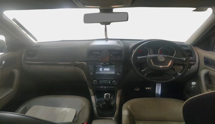 2012 Skoda Yeti ELEGANCE 2.0 TDI CR 4X4, Diesel, Manual, 1,47,758 km, interior