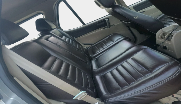 2014 Tata Safari 4X2 LX DICOR 2.2 VTT, Diesel, Manual, 85,186 km, interior