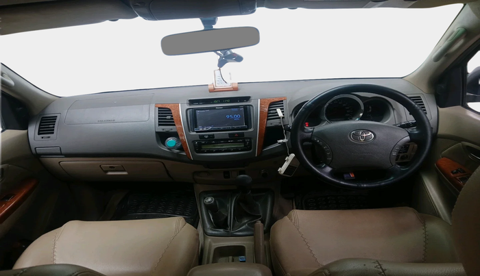 2011 Toyota Fortuner 3.0 4X4 MT, Diesel, Manual, 1,17,399 km, interior