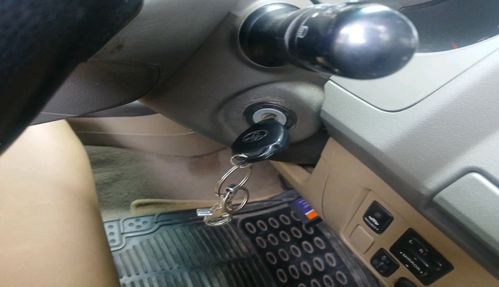 2011 Toyota Fortuner 3.0 4X4 MT, Diesel, Manual, 1,17,399 km, interior