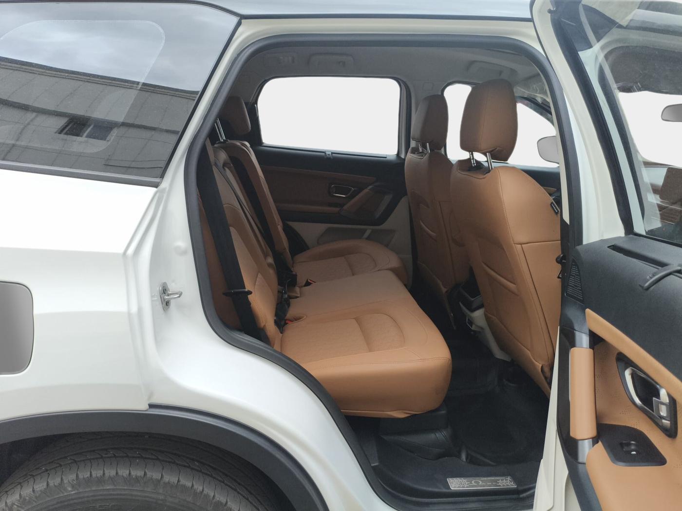 2024 Tata Safari ADVENTURE PLUS, Diesel, Manual, 9,905 km, interior