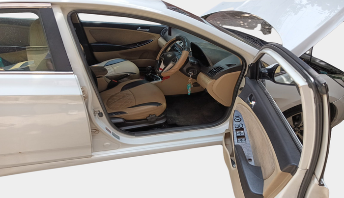 2013 Hyundai Verna FLUIDIC 1.6 CRDI SX, Diesel, Manual, 67,790 km, interior