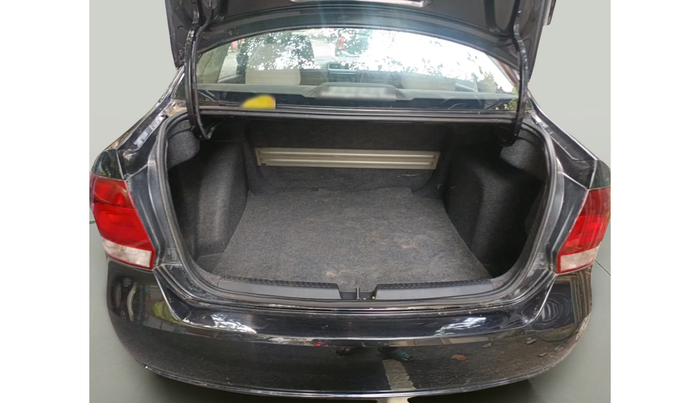 2011 Volkswagen Vento HIGHLINE 1.6 MPI, Petrol, Manual, 16,603 km, exterior