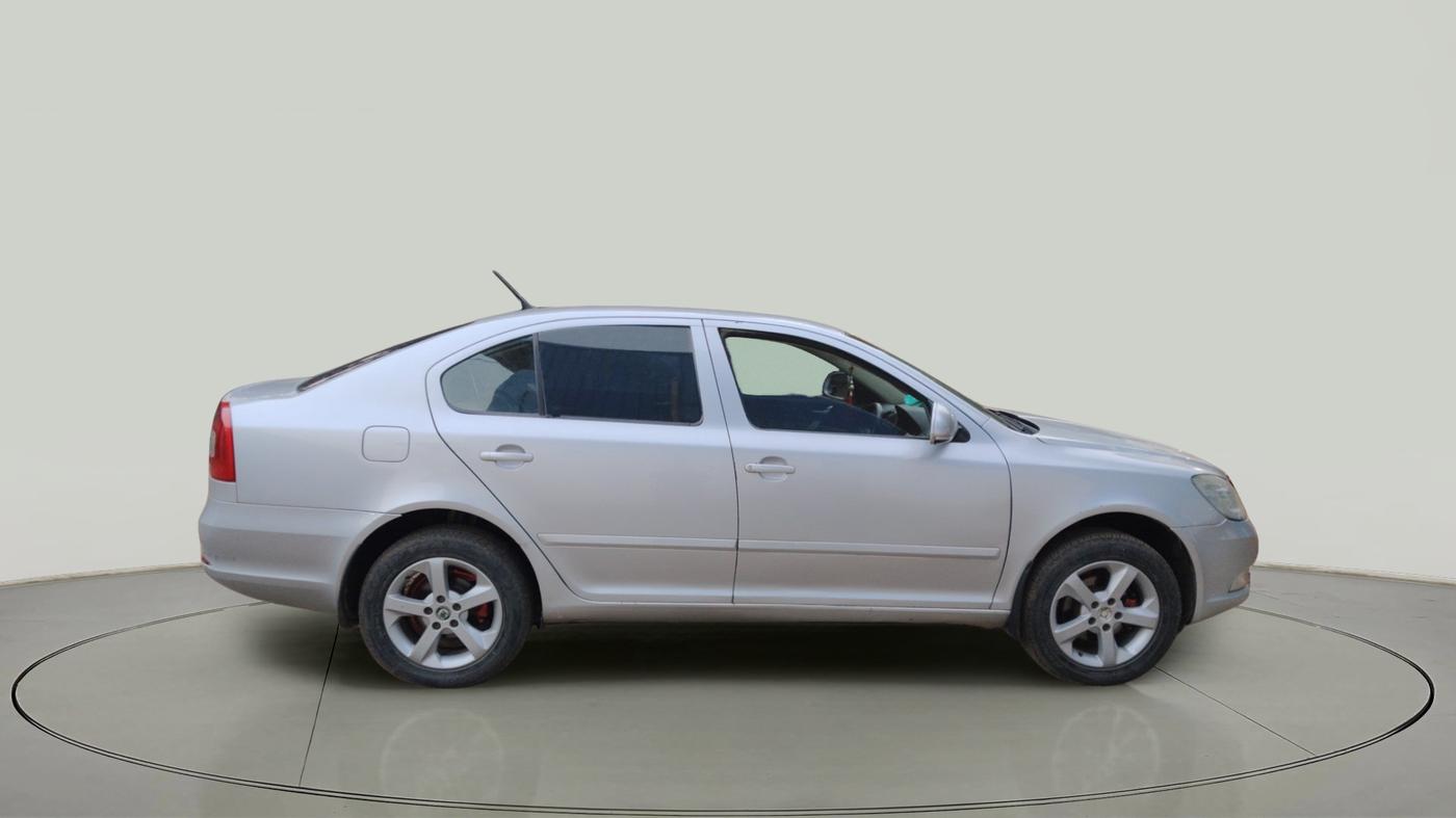 2012 Skoda Laura AMBIENTE 2.0 TDI CR MT, Diesel, Manual, 1,06,623 km, exterior