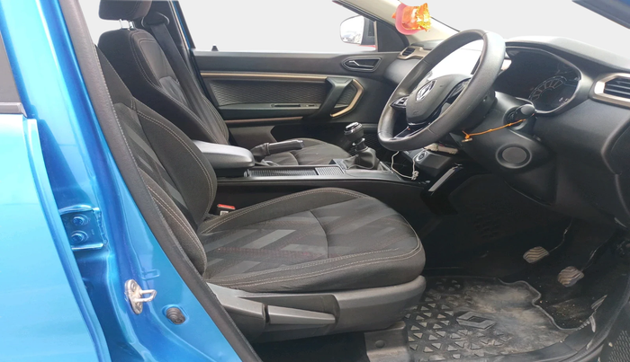 2022 Renault Kiger RXT (O) MT, Petrol, Manual, 87,987 km, interior
