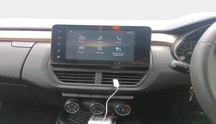 2022 Renault Kiger RXT (O) MT, Petrol, Manual, 87,987 km, interior