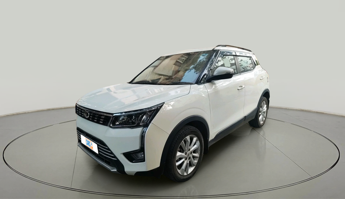 2020 Mahindra XUV300 W8 1.2 PETROL, Petrol, Manual, 28,175 km, exterior
