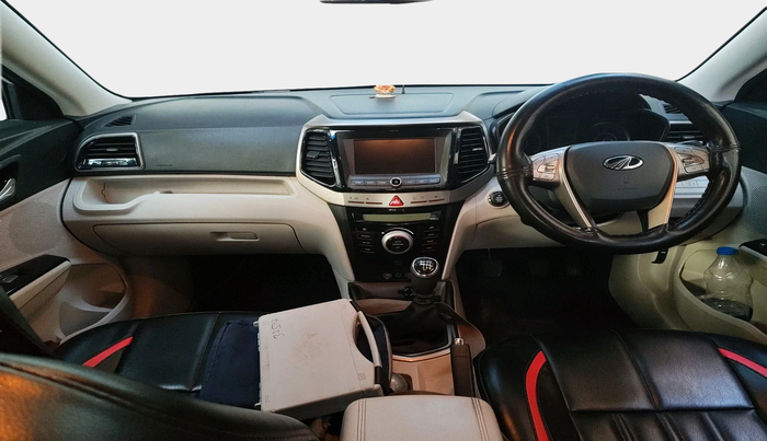 2020 Mahindra XUV300 W8 1.2 PETROL, Petrol, Manual, 28,175 km, interior