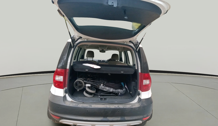 2012 Skoda Yeti AMBITION 2.0 TDI CR 4X2, Diesel, Manual, 1,24,527 km, exterior