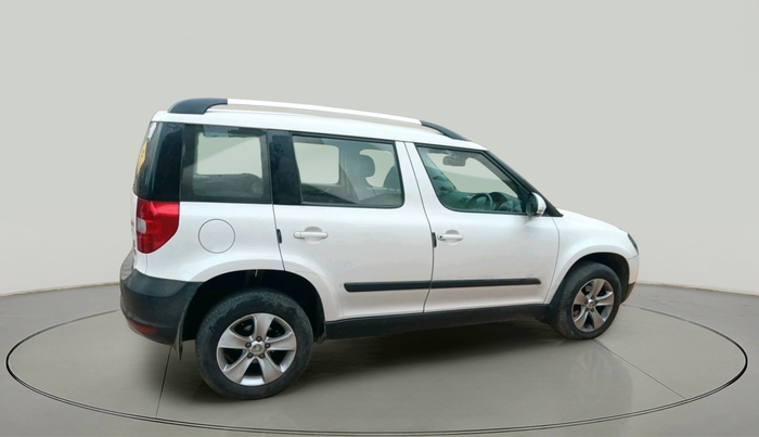 2012 Skoda Yeti AMBITION 2.0 TDI CR 4X2, Diesel, Manual, 1,24,527 km, exterior